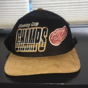 *Vintage* Red Wings 1997 Stanley Cup Champions hat